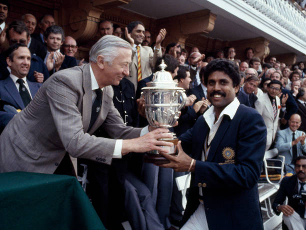 TOP -10 MOST ICONIC PICTURES OF INDIAN CRICKET: Indian cricket has a very rich history.  From winning the World Cup in 1983